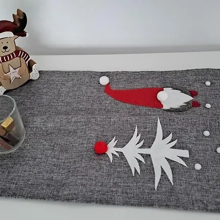 Semesterbostad Cosy House 400 M From Iulius Town