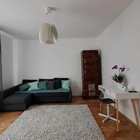 Case de vacanță Cosy House 400 M From Iulius Town Timişoara