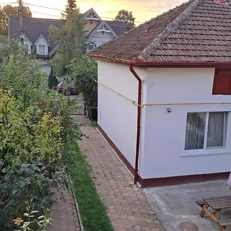 Feriehus Cosy House 400 M From Iulius Town *