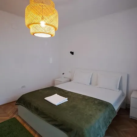 Cosy House 400 M From Iulius Town Holiday home *