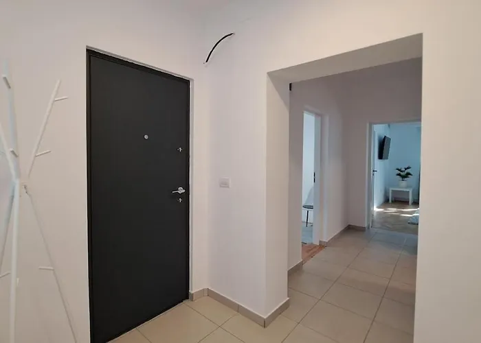 Holiday home Cosy House 400 M From Iulius Town Timisoara