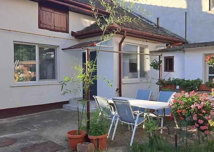 Cosy House 400 M From Iulius Town *