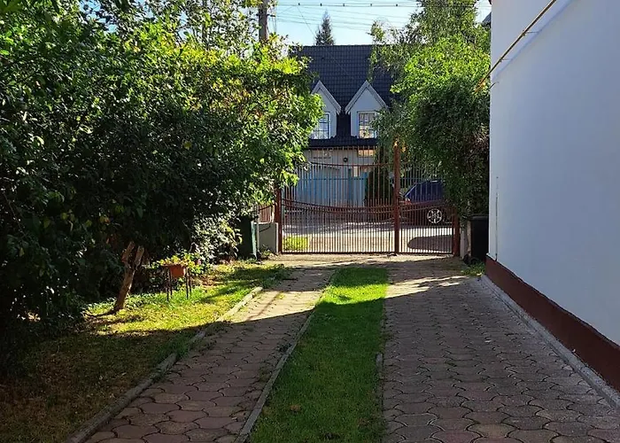 Cosy House 400 M From Iulius Town