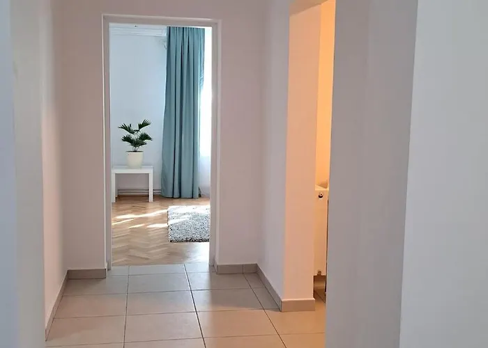 Cosy House 400 M From Iulius Town Holiday home