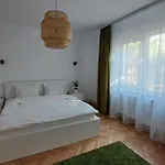 Vakantiehuis Cosy House 400 M From Iulius Town *