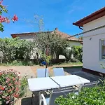 Cosy House 400 M From Iulius Town *