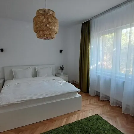 Сasa de vacaciones Cosy House 400 M From Iulius Town *